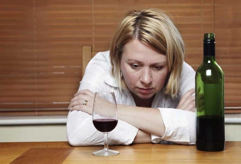 γυναίκα πίνοντας κρασί πώς να σταματήσει